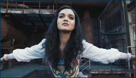 Is Lucy Gray related to Katniss in The Hunger Games series?